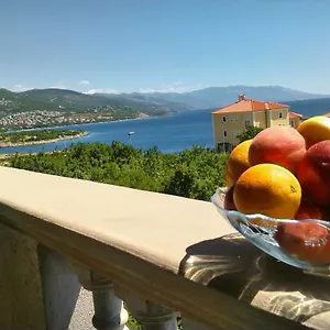 apartments-cajic.primorje-gorskikotar.com/