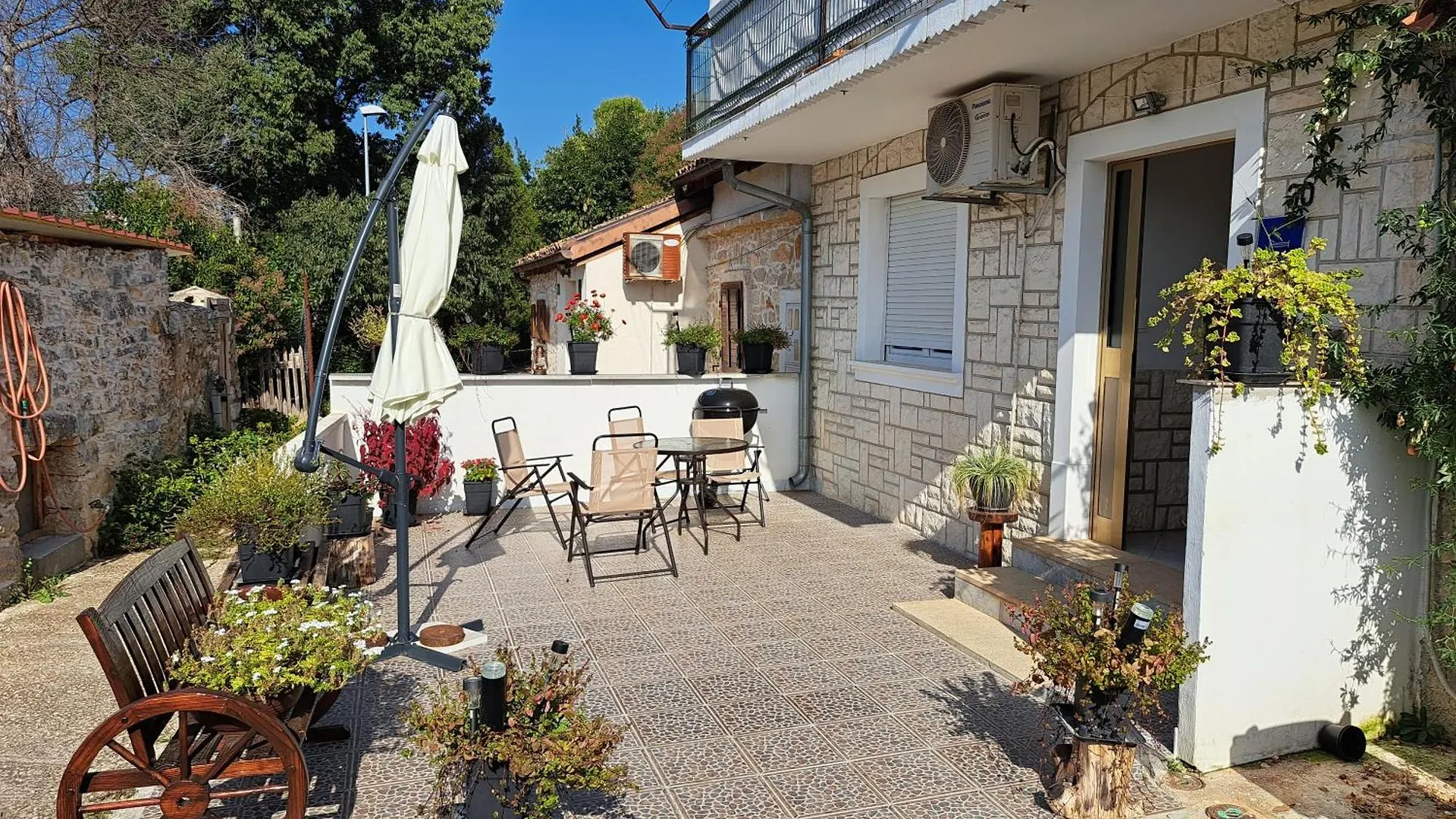 Nostress Apartment Pula 0*,  Croatia